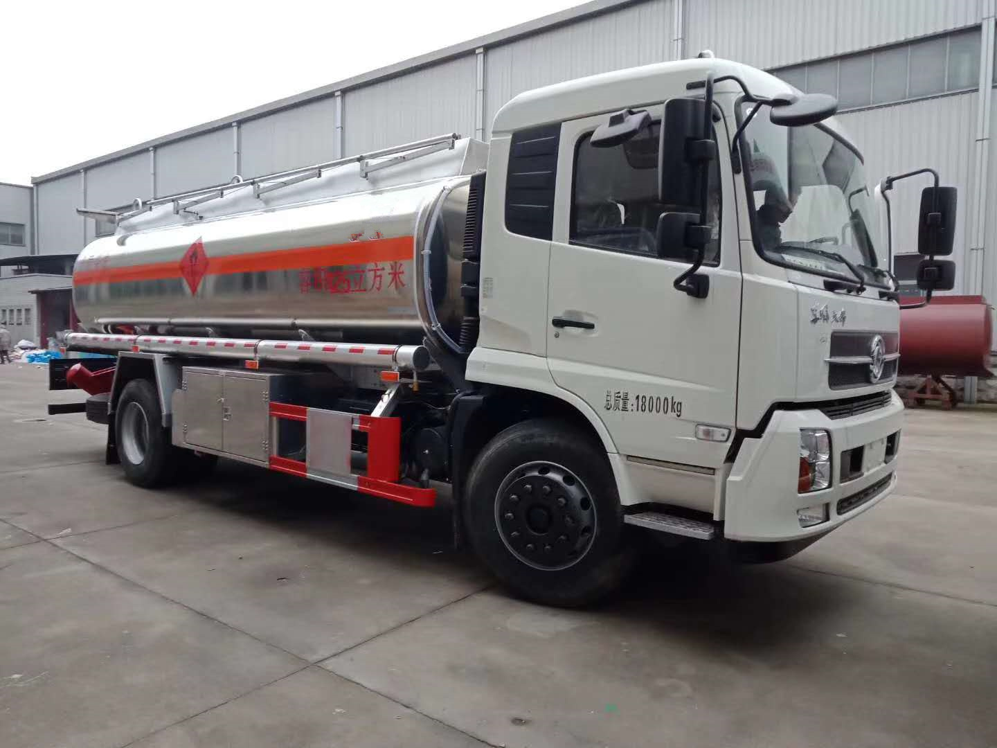 东风天锦铝合金运油车