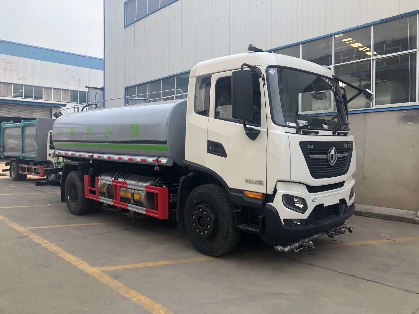 东风天锦KR洒水车