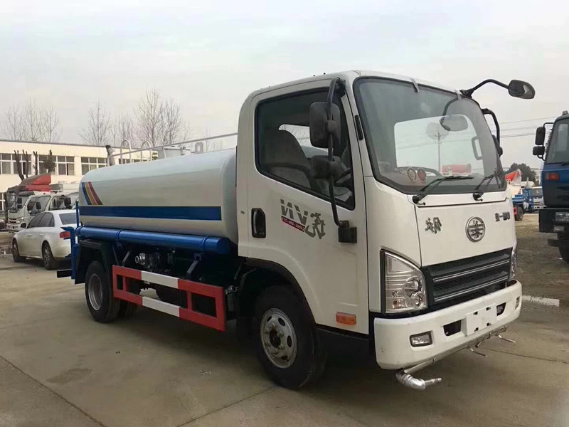 解放虎V洒水车