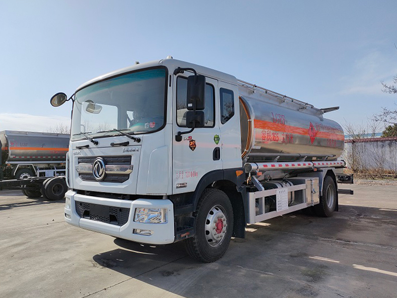 东风D9铝合金运油车