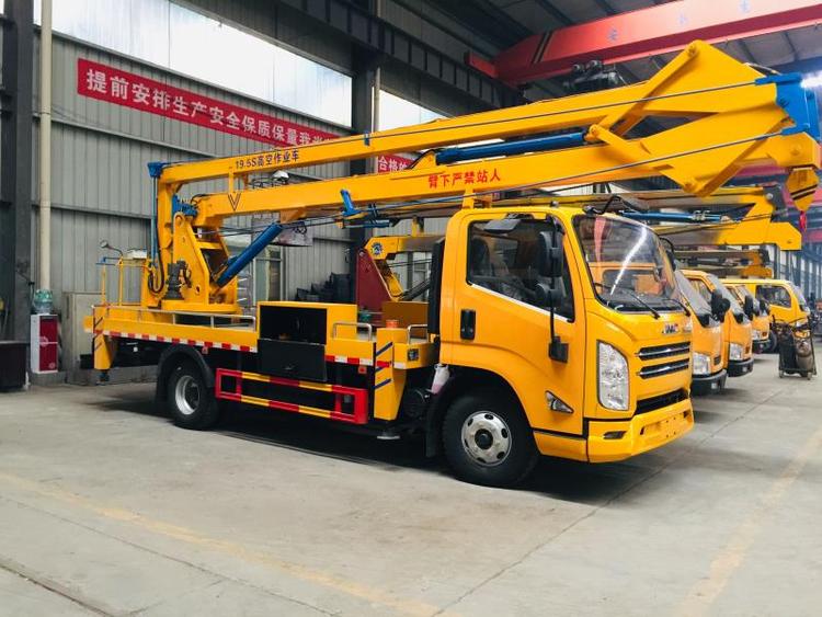江铃凯锐直臂高空作业车