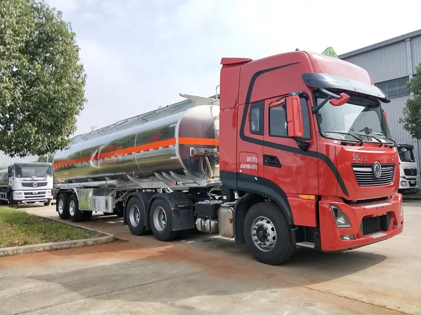 东风天龙37.3方铝合金运油半挂车