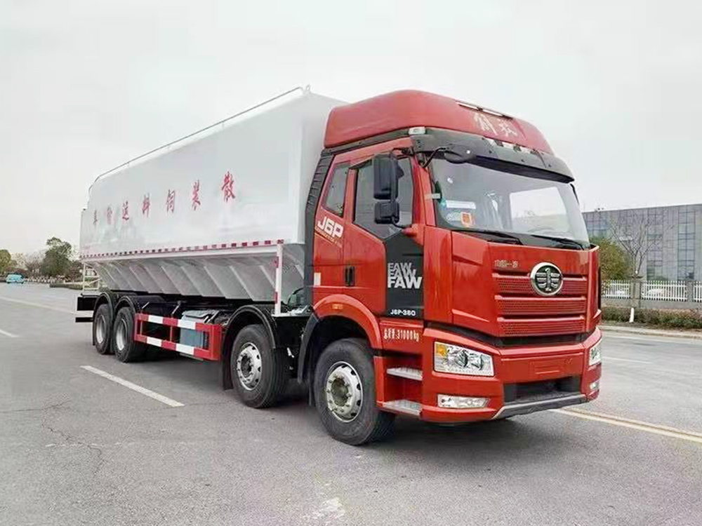 解放J6前四后八散装饲料运输车