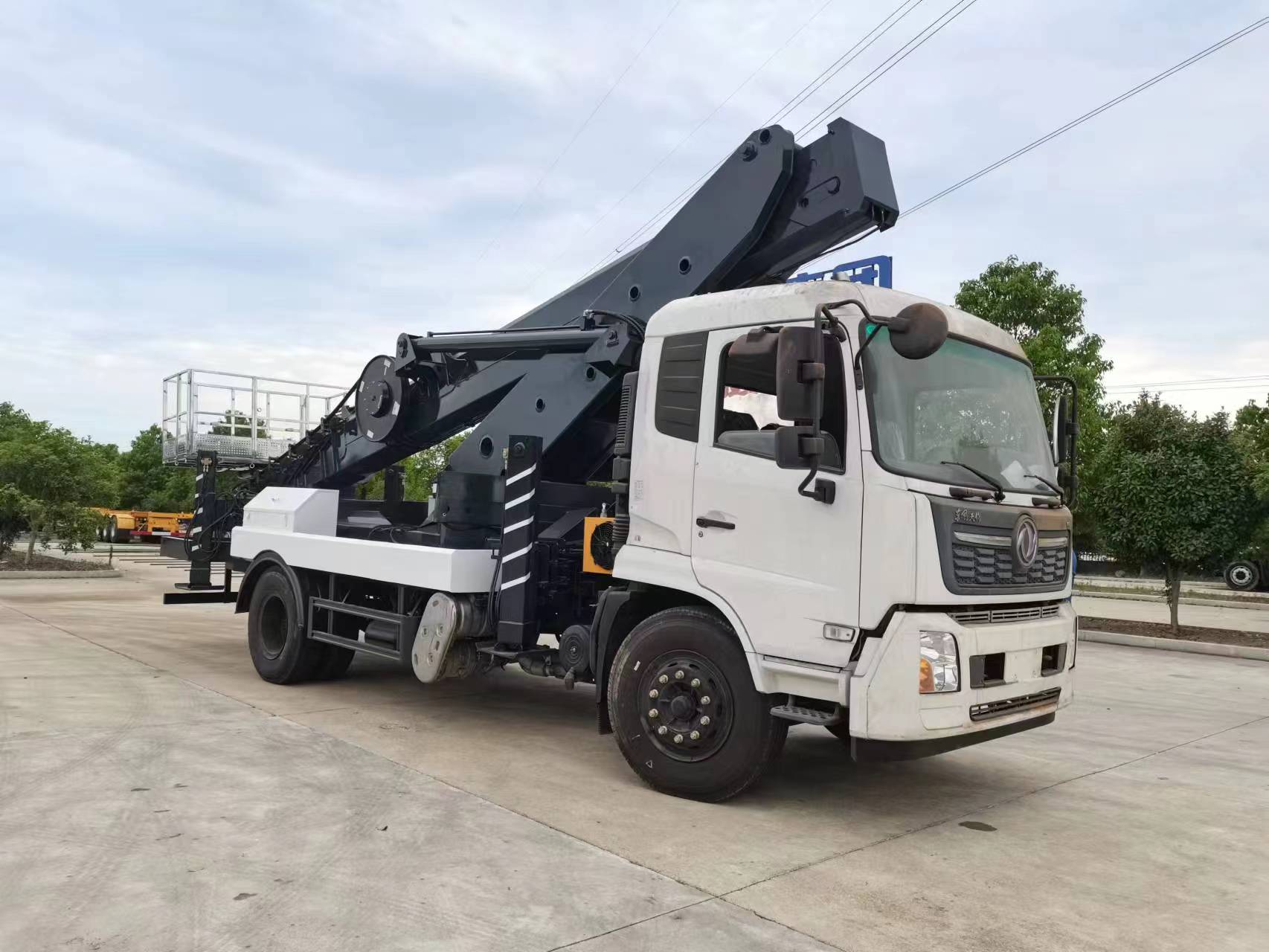 45 米伸缩臂式高空作业车