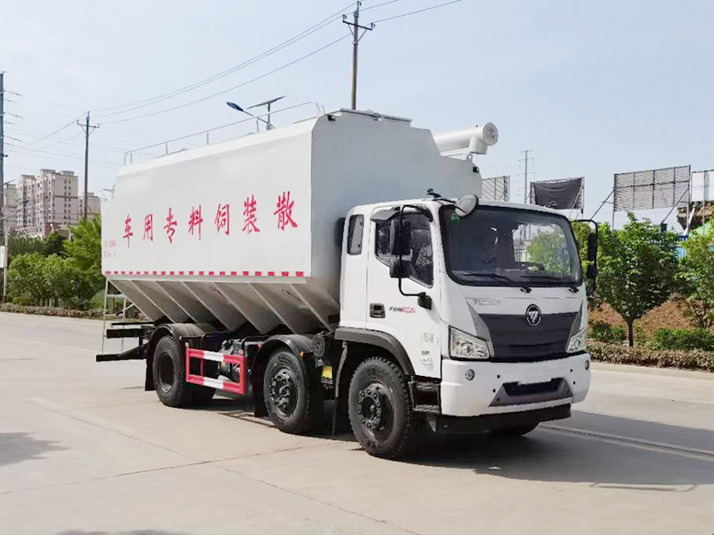 福田瑞沃三轴散装饲料运输车