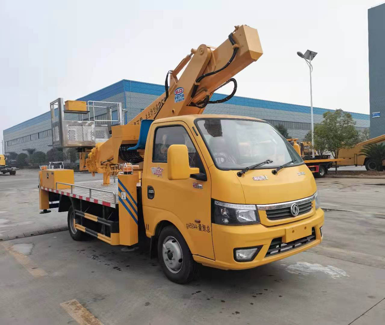 东风途逸23米直臂高空作业车