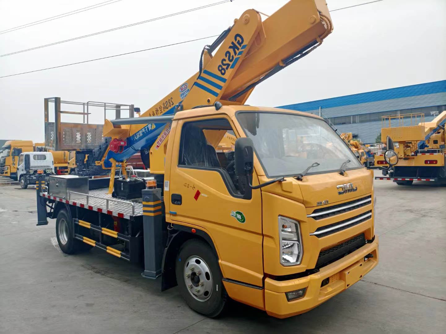 江铃顺达28米直臂高空作业车