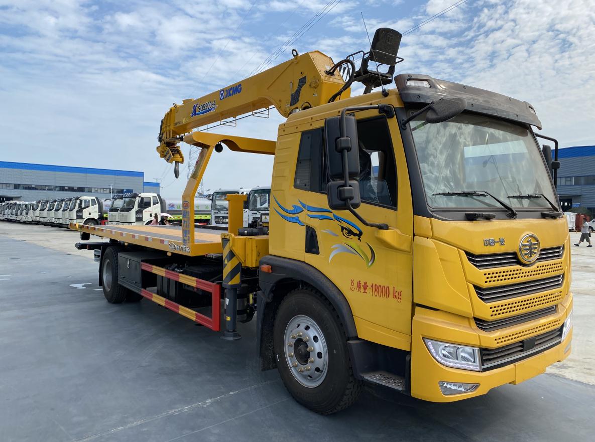 国六解放龙V带吊一拖二清障车
