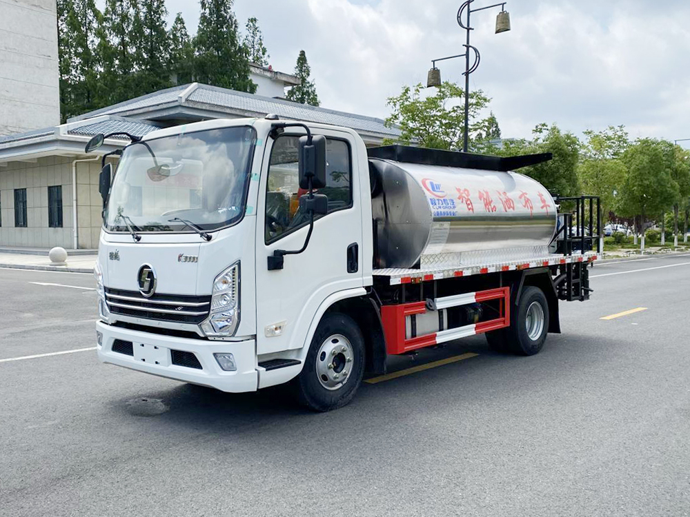 陕汽德龙K3000沥青洒布车(4方)