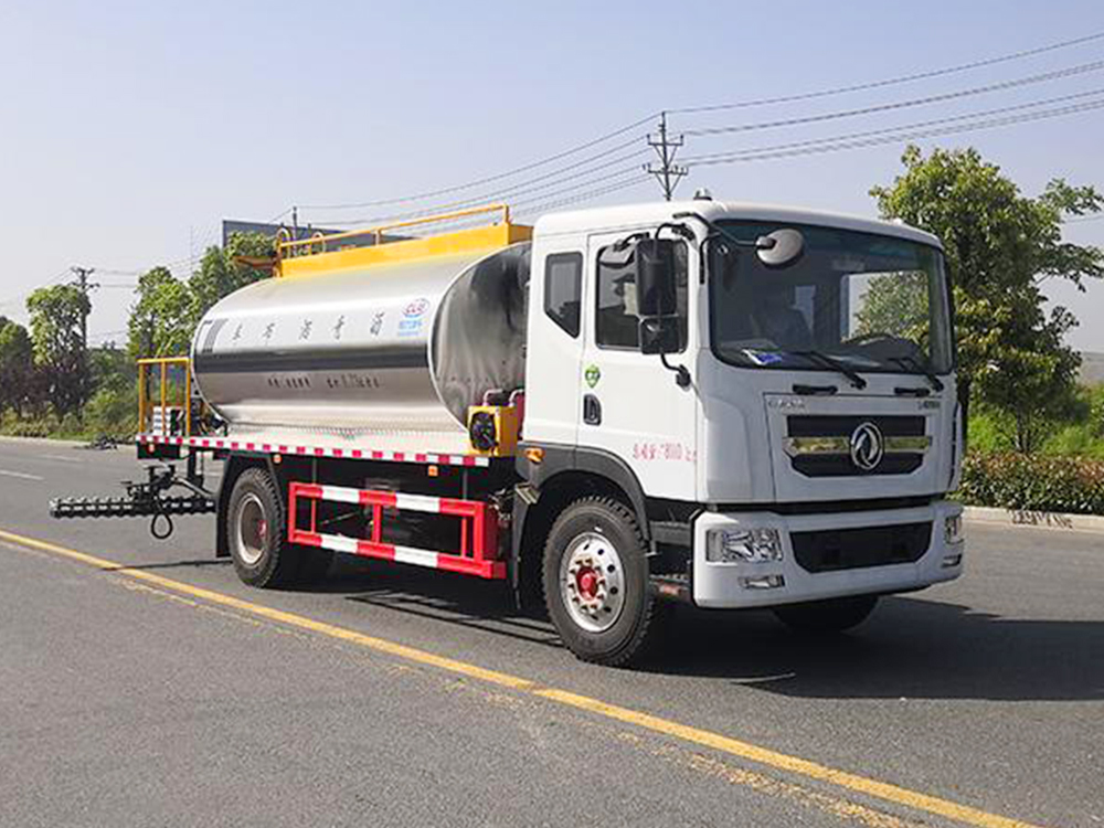 东风D9沥青洒布车